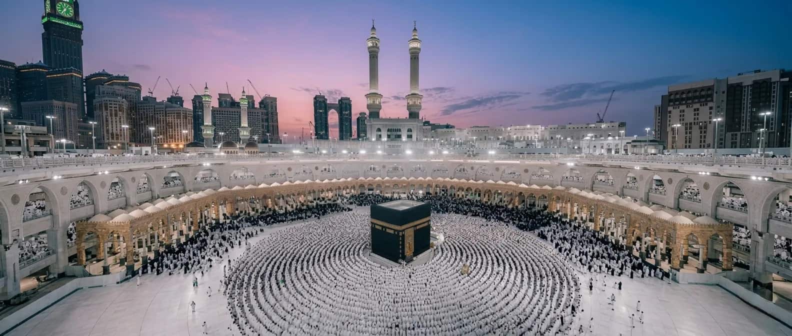 المسجد الحرام وقت الغروب